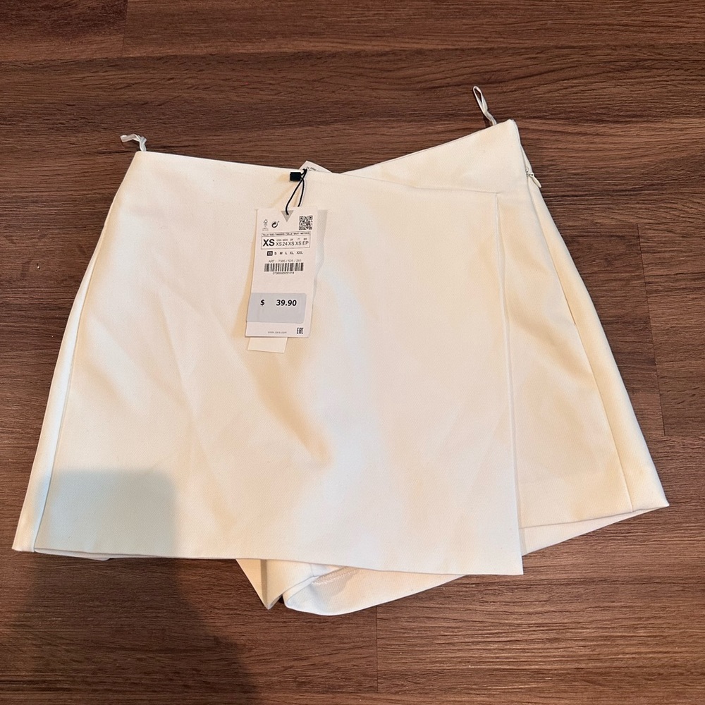 NWT zara skort